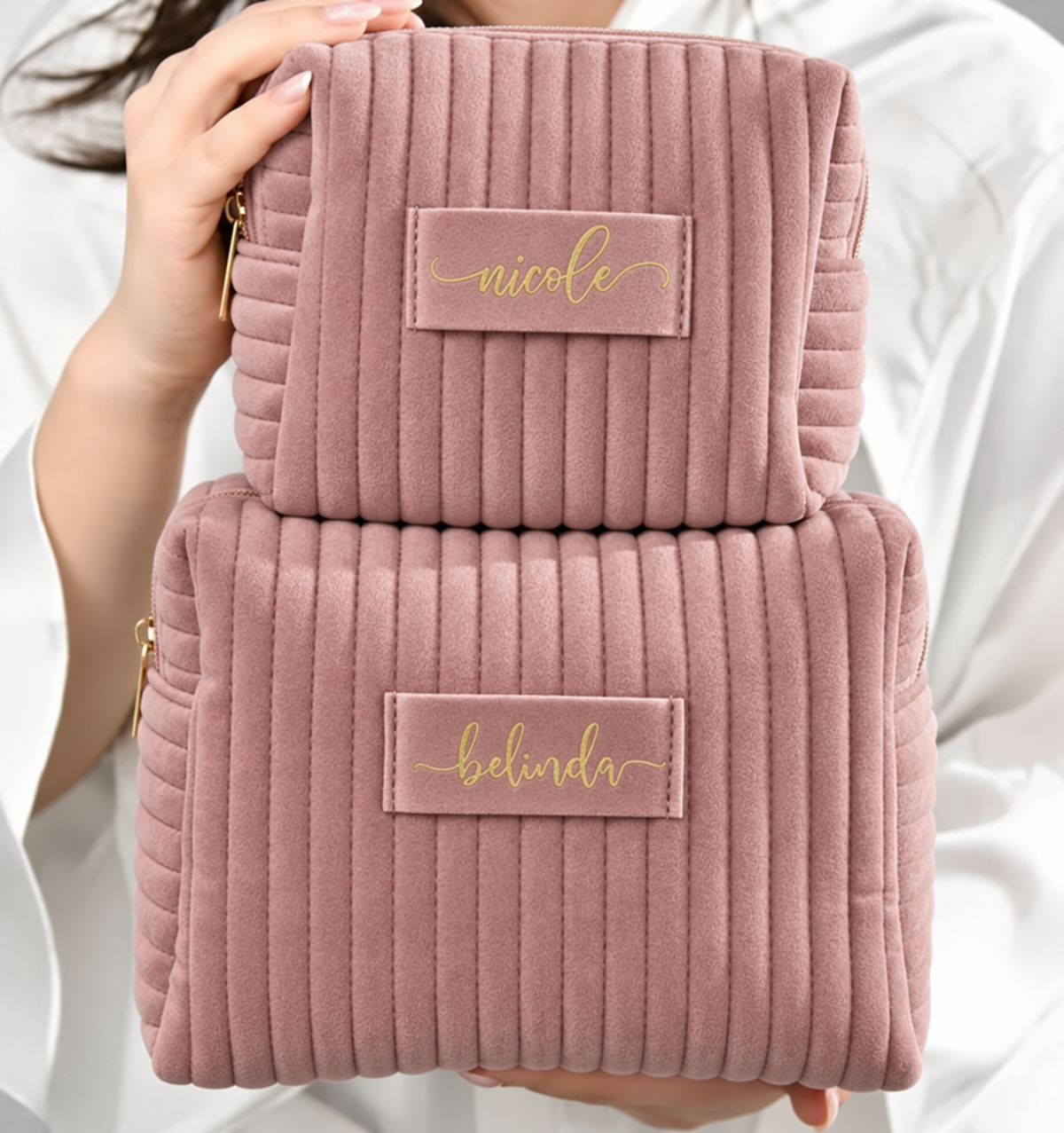 Geschenk für Frauen - Samt-Kosmetiktasche mit Namen - Personalisierte Reise-Kosmetiktasche