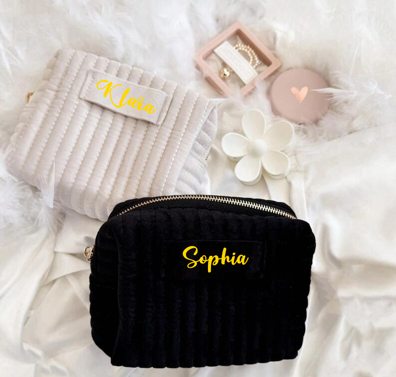 Geschenk für Frauen - Samt-Kosmetiktasche mit Namen - Personalisierte Reise-Kosmetiktasche